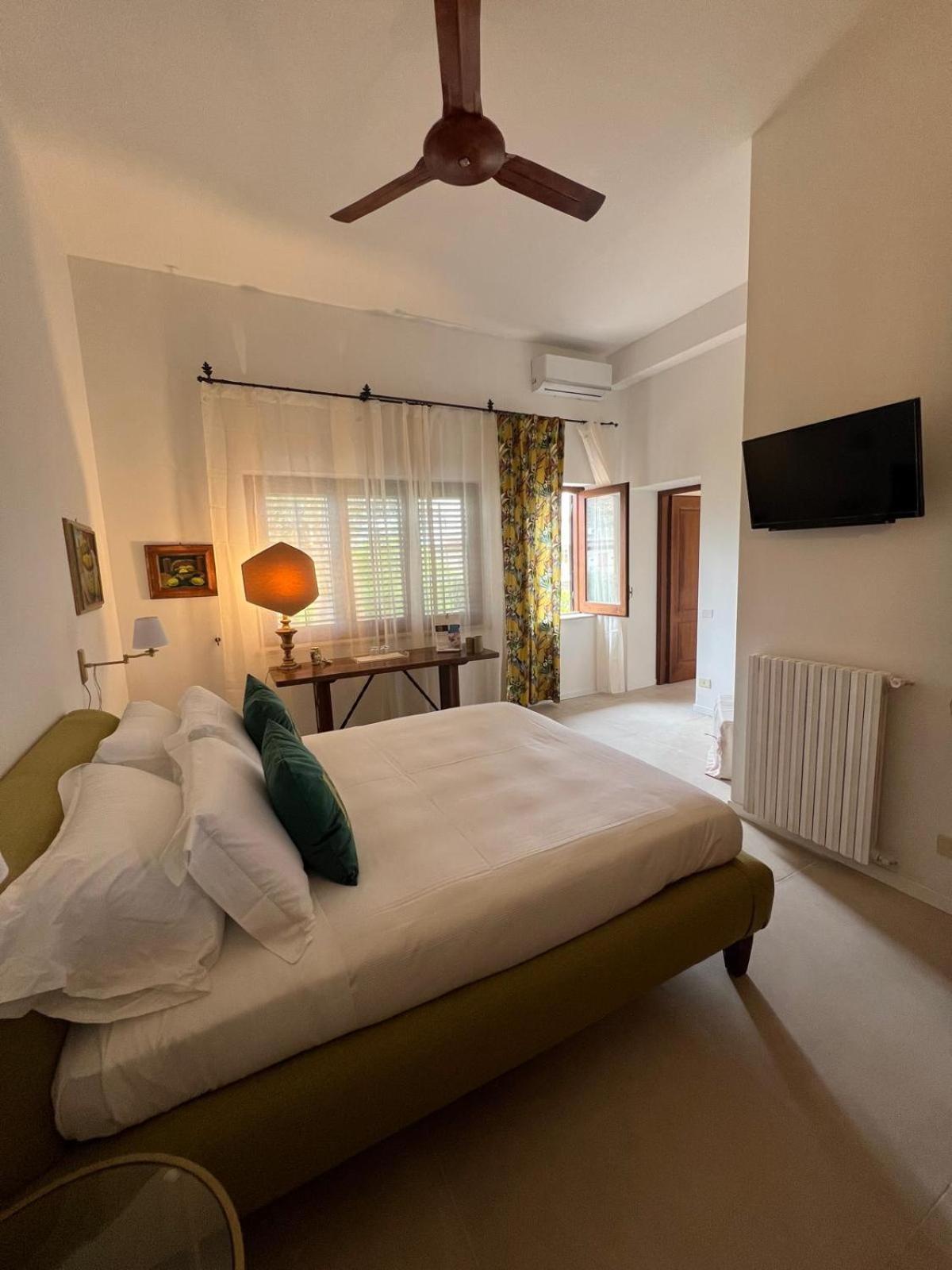Domus Orestea Luxury Suites Palermo Bagian luar foto