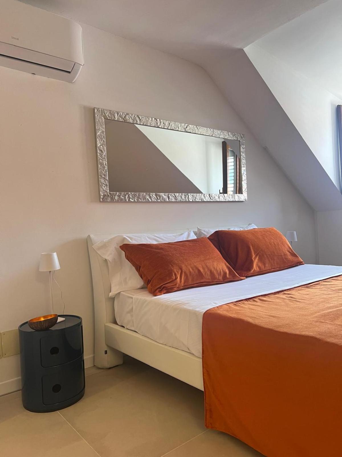 Domus Orestea Luxury Suites Palermo Bagian luar foto